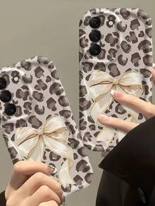 1pc Creamy Wavy Edge Phone Case, Light Gray Leopard Print With Cream White & Gold Decorative Bow, Shockproof Soft TPU Protective Shell Compatible With Samsung, Series Phones - White - View 4