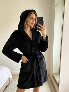 1pc Women's Solid Color Hooded Belted Plush Bathrobe, Comfortable Warm Pajamas For Autumn/Winter - Black - View 3