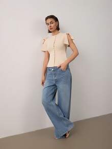 Cardigan Rajut Pas Badan Wanita dengan Lengan Kelopak Bunga dan Leher Bulat - Krem - View 3