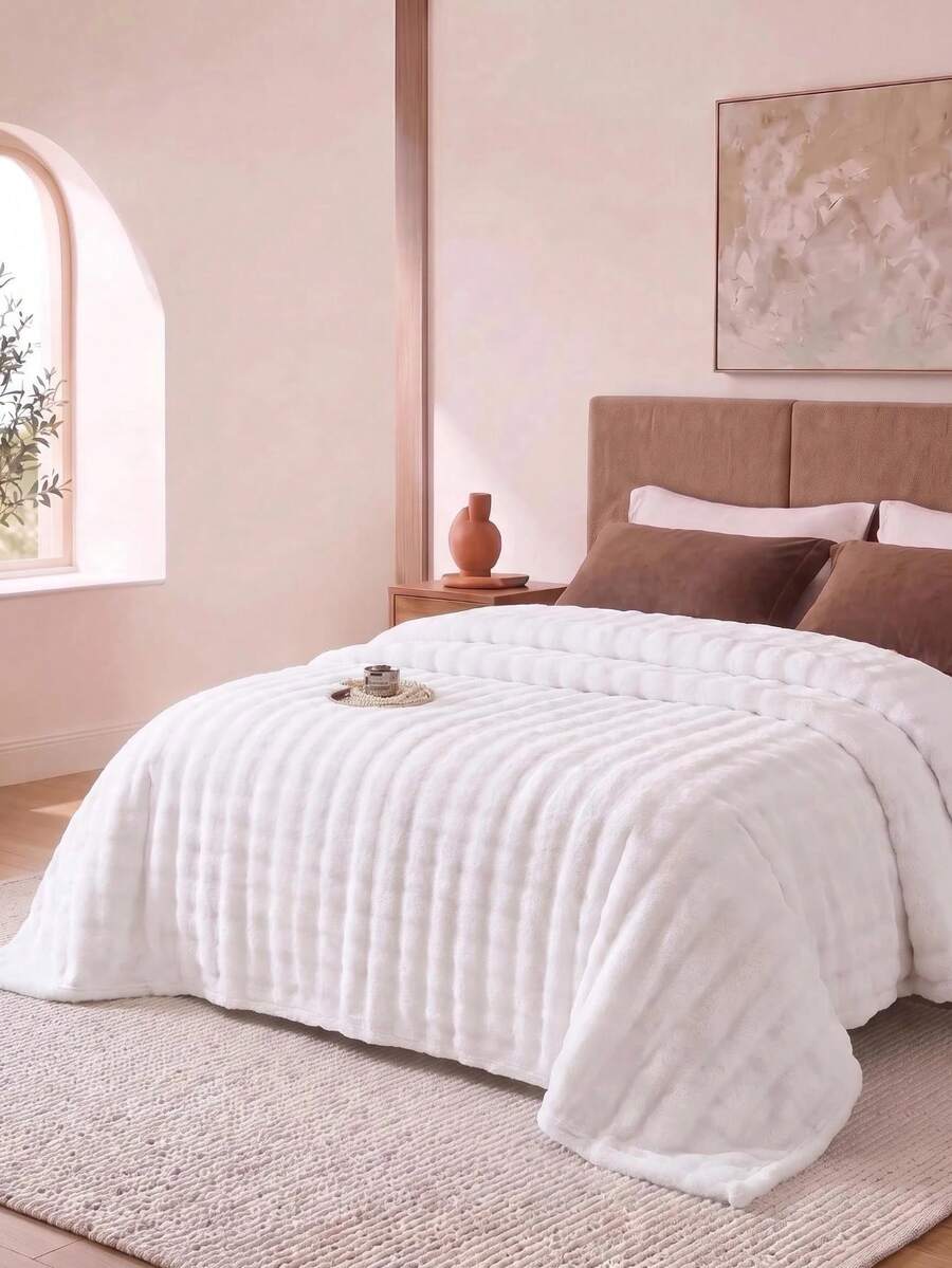 1pc Thick Plush Geometric Pattern Multi-Functional Blanket - Soft Light Beige, Suitable For All Seasons, For Sofa, Bed, Car And Travel - Machine Washable White Comfortable Quilt, Guest Room Accessory | Embossing Technology | Soft Texture, Autumn Decor, Room Decoration Back To School/Opening Season/Dorm Bedding - White - View 1