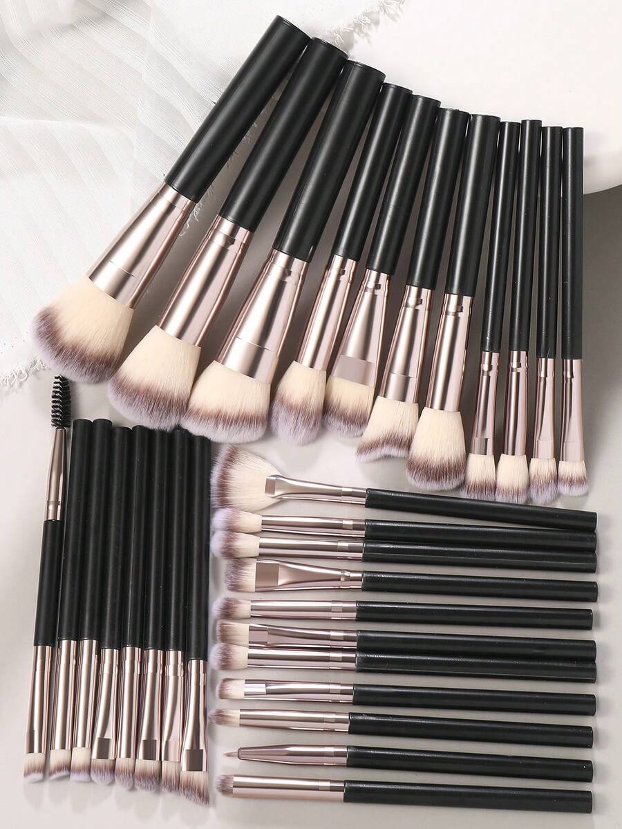 30 Pcs Total Makeup Brush Kit, 30 Pcs Black Flat Handle Makeup Brushes. Dense Three Color Gradient Bristles, Gently Pick And Blend Powder, Covers Foundation Contour Eyeshadow And Lip Makeup