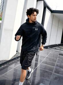 Under Armour UA Rival Wvn 男士防风夹克/外套，舒适日常户外夹克 1390149-001 - 黑色 - 查看 1