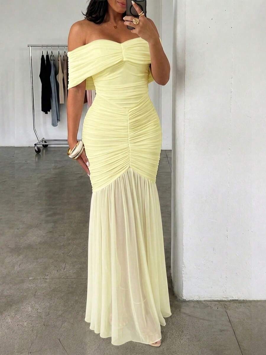ChicMe Women's Foldable Off-Shoulder Ruched Waist Fitted Mermaid Hem Dress, Elegant For Evening Party