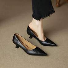 Black Pointed Toe Stiletto Kitten Heel Pumps For Women, Minimalist Elegant Low Heel Shoes For Office Commute And Versatile Wear - Black - View 2