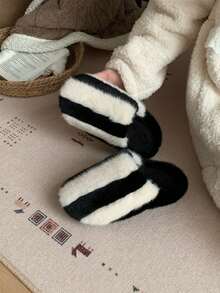 XIXITIAO Minimalist Striped Closed Toe Slippers, Winter Warm Soft Sole House Slippers - Black - View 9