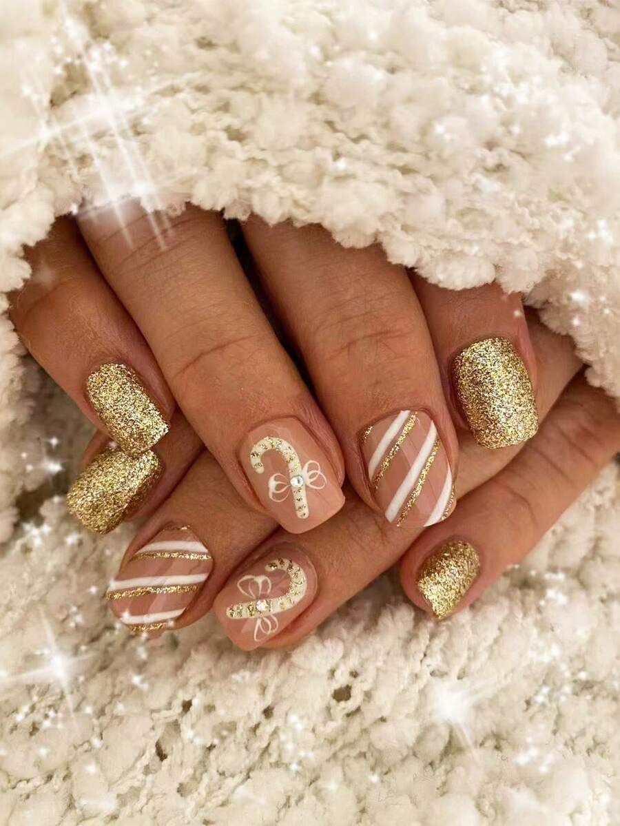 24Pcs Xmas Holiday Press‑On Nails, White Snowflake Design Full‑Cover Fake Nails, Christmas Theme Nail Art For Women And Girls