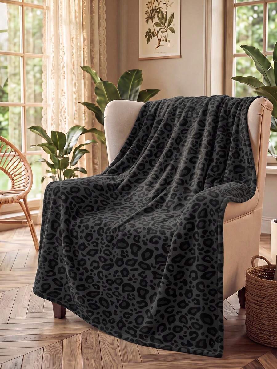 1pc Black Leopard Print Sofa Throw Blanket, Knee Blanket, Fleece Blanket For Air-Conditioned Room, Soft Comfortable Breathable Warm, Home Decor, Suitable For Living Room, Bedroom, Home, Dorm, All Seasons, Machine Washable, Autumn/Winter Decoration