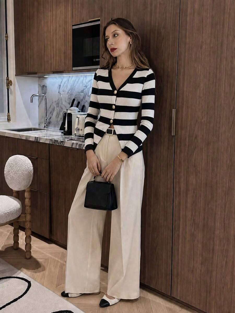 時尚復古條紋V領女款開襟針織衫,長袖鈕扣前襟上衣,對比包邊設計,適合秋季穿搭(隨機條紋圖案) - 混合色 - 查看 1