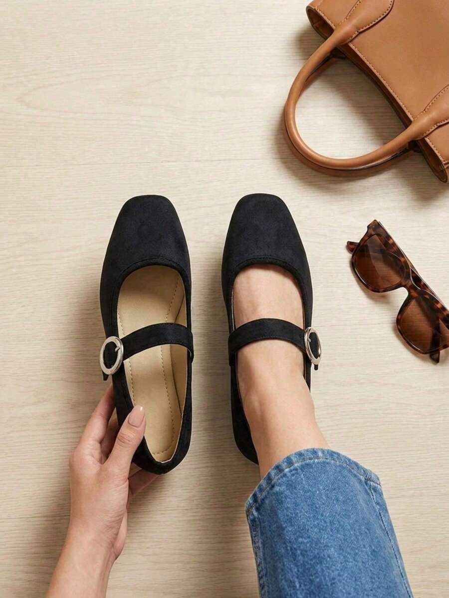 Women Flats - Black - View 1