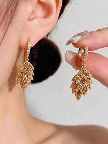 1 Pair Of Fashionable Personalities Exquisite And Elegant Maple Leaf Earrings Suitable For Wedding Parties And Gift Giving ﻿ - Champagne - View 6