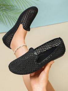 Vacation‑Style Mesh Hollow Loafer Flats, Lace Patterned Mesh Fabric, Easy Slip‑On, Breathable Casual Flats For Women Beach Walking And Shopping - Black - View 5