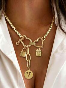 1pc Gold Horseshoe Double Buckle Luxury A-Z Letter Necklace, Unique Lock Buckle Letter Tag Rhinestone Pendant Chain, Women's Daily Commute Decoration - Yellow Gold - View 27