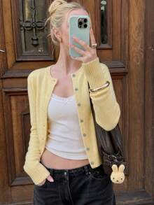 Q Cardigan Rajut Kuning Baru Musim Gugur/Dingin Wanita Leher Bulat Kancing Tunggal Longgar Lembut Pendek Jaket Sweater - Kuning - View 2