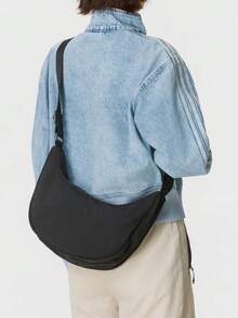 Tas Selempang Setengah Lingkaran Nilon dengan Resleting Logo adidas Originals 4.8L, Unisex, Hitam - Hitam - View 1