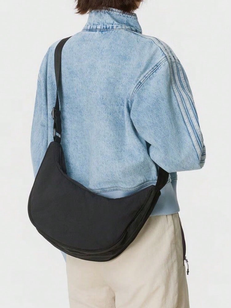 Tas Selempang Setengah Lingkaran Nilon dengan Resleting Logo adidas Originals 4.8L, Unisex, Hitam - Hitam - View 1