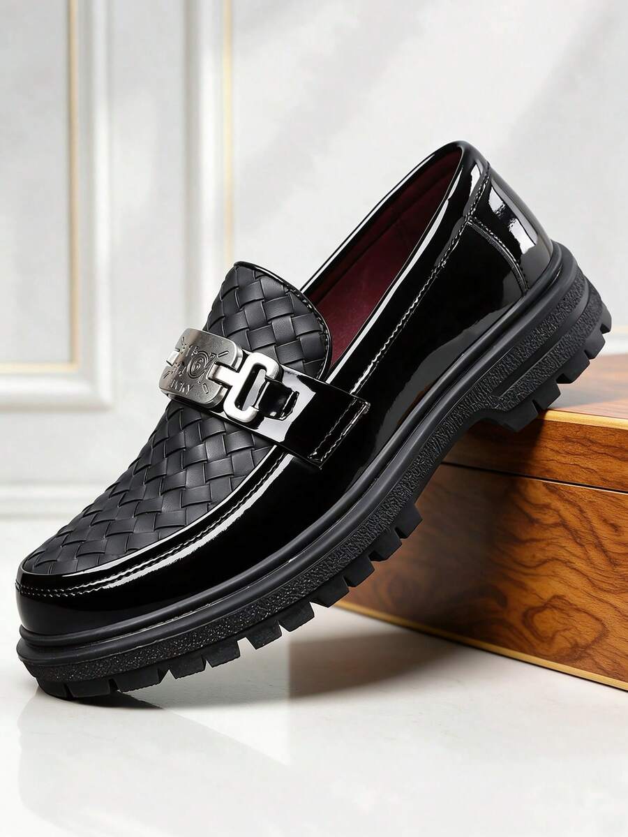 QRLQRL 1 Pair Men's Woven Pattern Metal Buckle PU Upper Rubber Sole Slip-On Business Casual Loafers - Black - View 1