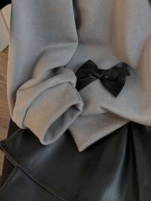 Autumn/Winter Sweet & Cool Rich Girl Style Toddler Girls 2 Pieces Set, 3D Black Bow Sweatshirt & Double-Layer Ruffle Leather Skirt, Casual - Grey - View 5