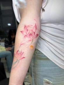 1pc Temporary Tattoo Sticker, Chinese Style Light Pink Lotus & Sunset Ink Wash Pattern, Realistic Fake Tattoo Design, For Daily Wear, Bachelorette Party Favors, Music Festival, Game, Graduation Gift, Lasts 3‑5 Days - Multicolor - View 4