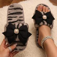 Chiffon Bow With Pearl & Rhinestone Square Buckle, Sweet & Delicate Flat Plush Slippers, Suitable For Autumn/Winter Home Use - Grey - View 4