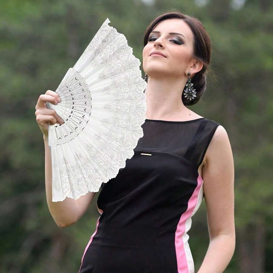 1 White Lace Women's Hand Fan, Silver Flower Hand Fan, Foldable Vintage Decorative Fan, Bridal Photo Prop, Suitable For Wedding, Ball, Theme Party, Festival - Silver White - View 1