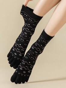 1/5 Pairs Women's Pure Cotton Fair Isle Anti-Odor Five-Toe Mid-Calf Socks, Wavy Retro Pattern Split-Toe Casual Socks, Ideal Choice For Autumn/Winter - Multicolor - View 4
