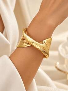 1pc Women's Gold Wide Cuff Bracelet, Layered Twisted Open Bangle With Textured Finish, Bold Sculptural Statement Jewelry, Suitable For Weddings, Proms, Parties And Gifts - Bracelet - View 1