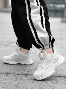 Children's White Sneakers, Breathable Mesh Soft Bottom Sports Shoes For Elementary School Students, Spring/Autumn - White - View 2