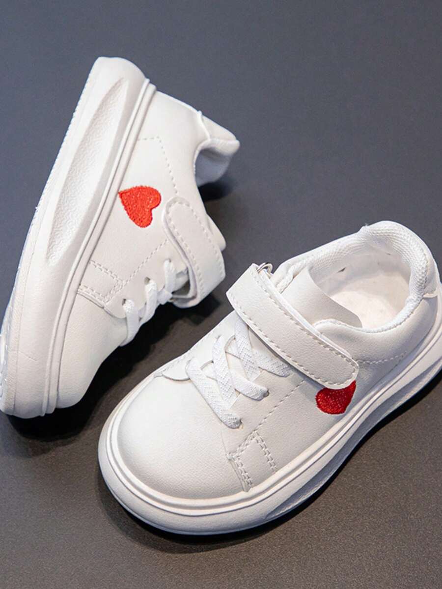Children's Heart Design White Sneakers, Hook And Loop Soft Sole Casual Board Shoes, Versatile And Comfortable, Suitable For School And Daily Wear - Red - View 1