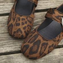 Women's Vintage Leopard Print Round Toe Mary Jane Shoes With Metal Buckle Strap, French Style Daily Commute Autumn Brown Suede Ballet Shoes - Brown - View 9