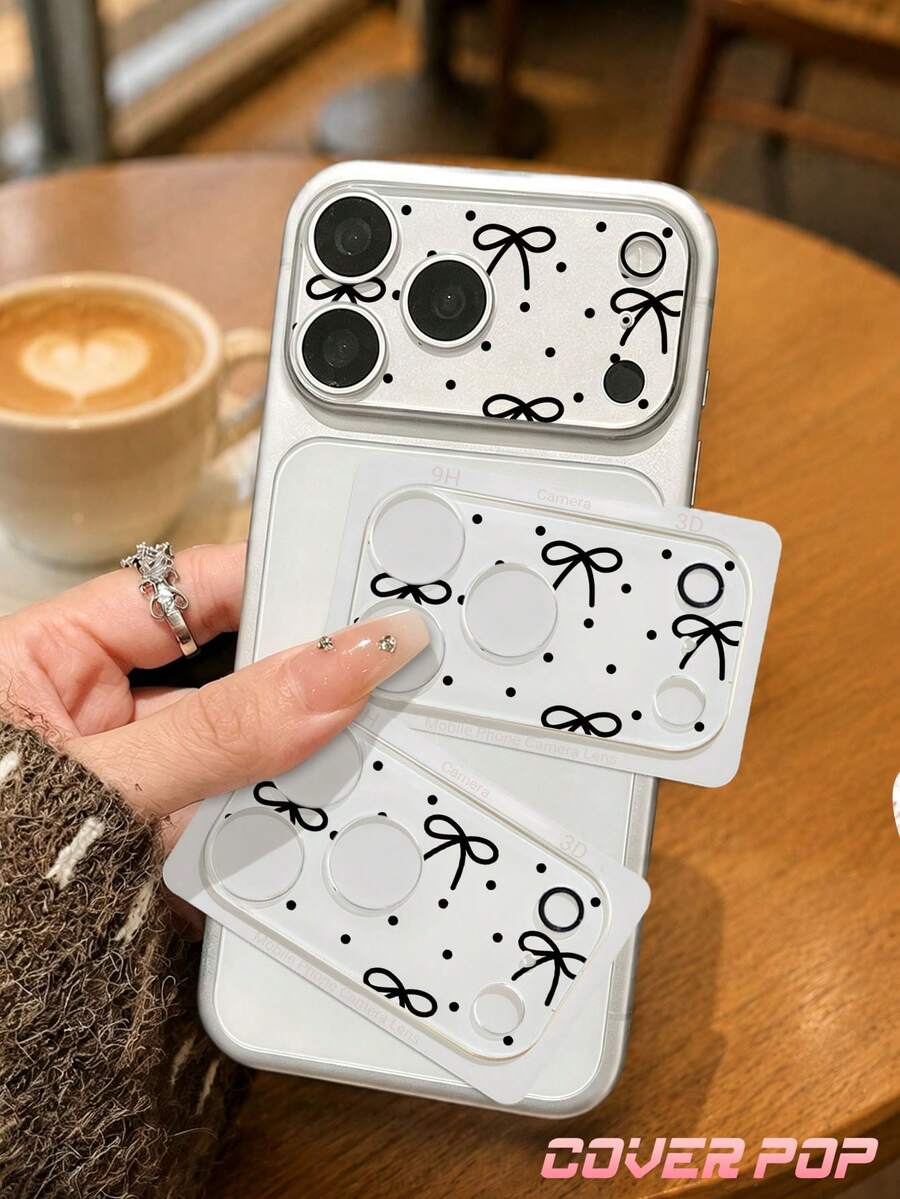 1 buah Pelindung Lensa Ponsel Motif Pita Hitam, Kompatibel dengan iPhone 17 Pro/17 Pro Max/18 Pro/18 Pro Max, Perlindungan Lensa Anti Gores Cakupan Penuh, Aksesori Ponsel dengan Nuansa Manis dan Menyejukkan, Hadiah Ulang Tahun dan Liburan untuk Anak Perempuan, Keluarga, dan Teman