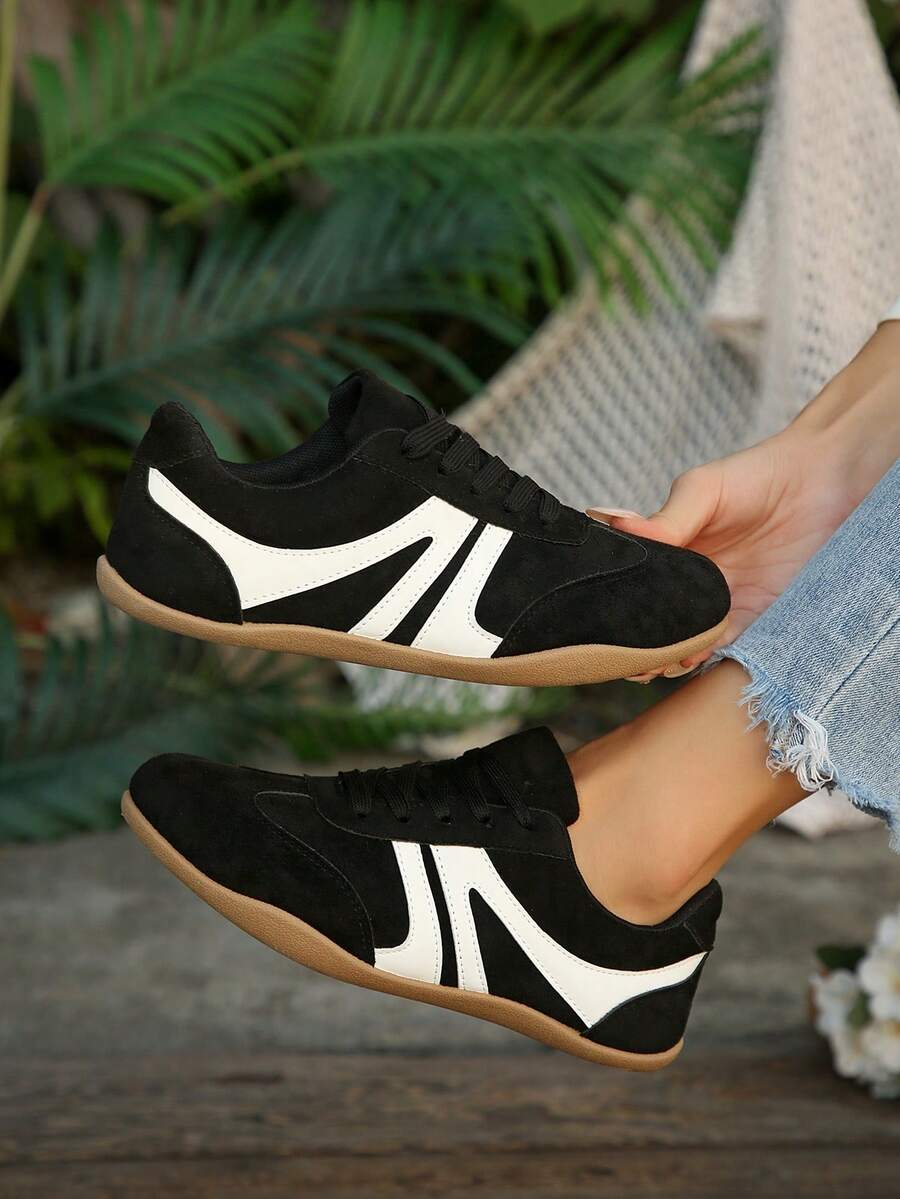 Spring/Autumn Geometric Pattern Sports Fabric Sneakers For Outdoor - Black - View 1
