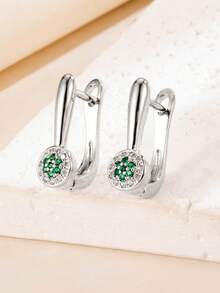 1 Pair Minimalist Round Cluster Clip Earrings, Double-Bar Streamlined Clip Body, Round Floral Cluster With Center Accent Stone And Surrounding Sparkling Stones, Commuter Style Ear Jewelry - Earrings - View 17