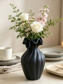1pc Black Ruffled Vase, Matte Twisted Flower Vase With Wavy Rim, Modern Minimalist Decor For Living Room Vanity, Elegant Housewarming Gift,Modern Minimalist Decor, Vanity Table Accent, Elegant Housewarming Gift. - 1 Pc - View 2