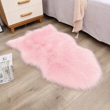 1pc Asymmetrical Cloud Shaped Rug, Soft Light Pink, Faux Rabbit Fur Plush Bedroom Bedside Mat, Living Room Vanity Decor Floor Mat, Handmade Cut With 1-5cm Error, Suitable For Autumn/Winter Warmth Home Decor, Christmas, Thanksgiving, Bedroom, Bathroom Decoration Rug, Bedroom Decor, Small Rug, Carpet, Home Decor, Living Room Rug, Bedroom Rug - Multicolor - View 3
