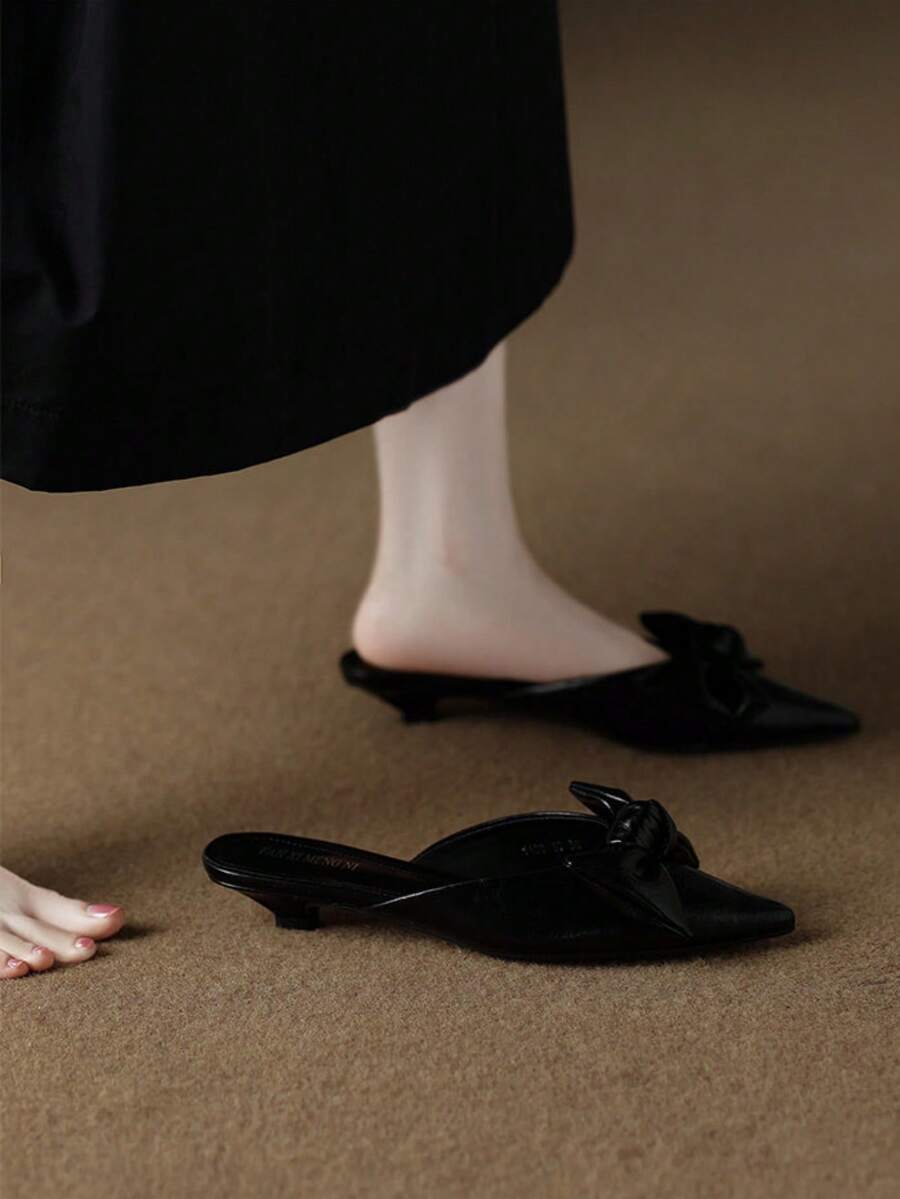 Women's Plus Size Black Pointed Toe Mule Slippers, Large Bow Decor Flat Backless Half-Slip Shoes, Soft Texture Elegant Slip-On Shoes, Suitable For Daily Commute Spring Summer Outfits - Black - View 1