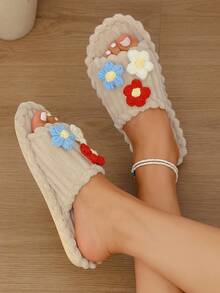 1 Pair Cute Contrast Color Floral Design Women's Plush Slippers, Open Toe Style, Comfortable And Easy To Wear For Home Leisure - Off-white - View 5