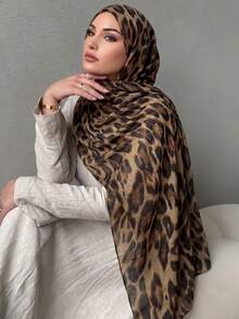 1-Piece Satin Printed Silk Scarf, Multi-Functional Sun Protection Shawl, Leopard Print Square Headscarf, Coat Decorative Headscarf - Brown - View 3