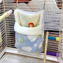 This Pet-Specific Hanging Sleeping Bag Features A Multi-Functional Design, Is Easy To Carry, And Is Suitable For Small Pets Such As Parrots And Hamsters To Climb On. - View 4