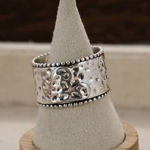 1pc Vintage Minimalist Heart Shaped Wide Band Ring For Women, Versatile Everyday Accessory - Silver - View 3