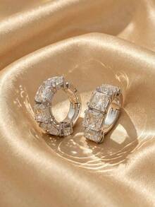 Anting-anting Lingkaran Kristal Potongan Persegi SWAROVSKI, Kristal Persegi Tapered Bertabur Penuh, Hadiah Ulang Tahun untuk Pacar - Perak - View 6