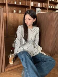 Atasan Kaos Wanita Lengan Panjang Ruffle Leher Bulat Motif Polkadot Musim Gugur Minimalis Manis Gaya Prancis - Light Grey - View 3