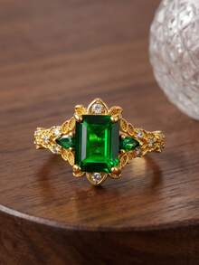 Elegant And Luxurious Square-Cut Green Cubic Zirconia Ring. Suitable For Weddings Daily Dates And As A Valentine's Day Gift. - Gold - View 2