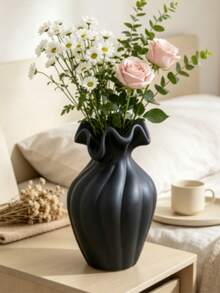 1pc Black Ruffled Vase, Matte Twisted Flower Vase With Wavy Rim, Modern Minimalist Decor For Living Room Vanity, Elegant Housewarming Gift,Modern Minimalist Decor, Vanity Table Accent, Elegant Housewarming Gift. - 1 Pc - View 6