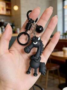 1 pièce Porte-clés unique et mignon en caoutchouc souple en forme de cheval - Fabriqué en matériau souple et léger (cheval noir et rouge). Porte-clés cheval mignon - Sac à dos, clé et pendentif de décoration de voiture, convient pour cadeau d'anniversaire, cadeau de la Saint-Valentin, cadeau de Noël pour les amis. Porte-clés accessoire de voiture - Multicolore - Voir 10