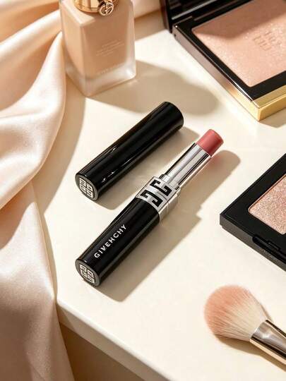 Givenchy أحمر شفاه جيفنشي بارفومز لو روج فيلفيت مات، بلسم شفاه مرطب طويل الأمد، مكياج شفاه مريح ومغذي، أحمر شفاه للاستخدام اليومي