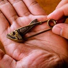 Niche Original "He Zu Gua Chi" Fish Head Brooch Pin Insect Series Pendant Vintage Keychain Bag Accessory - Bronze - View 2