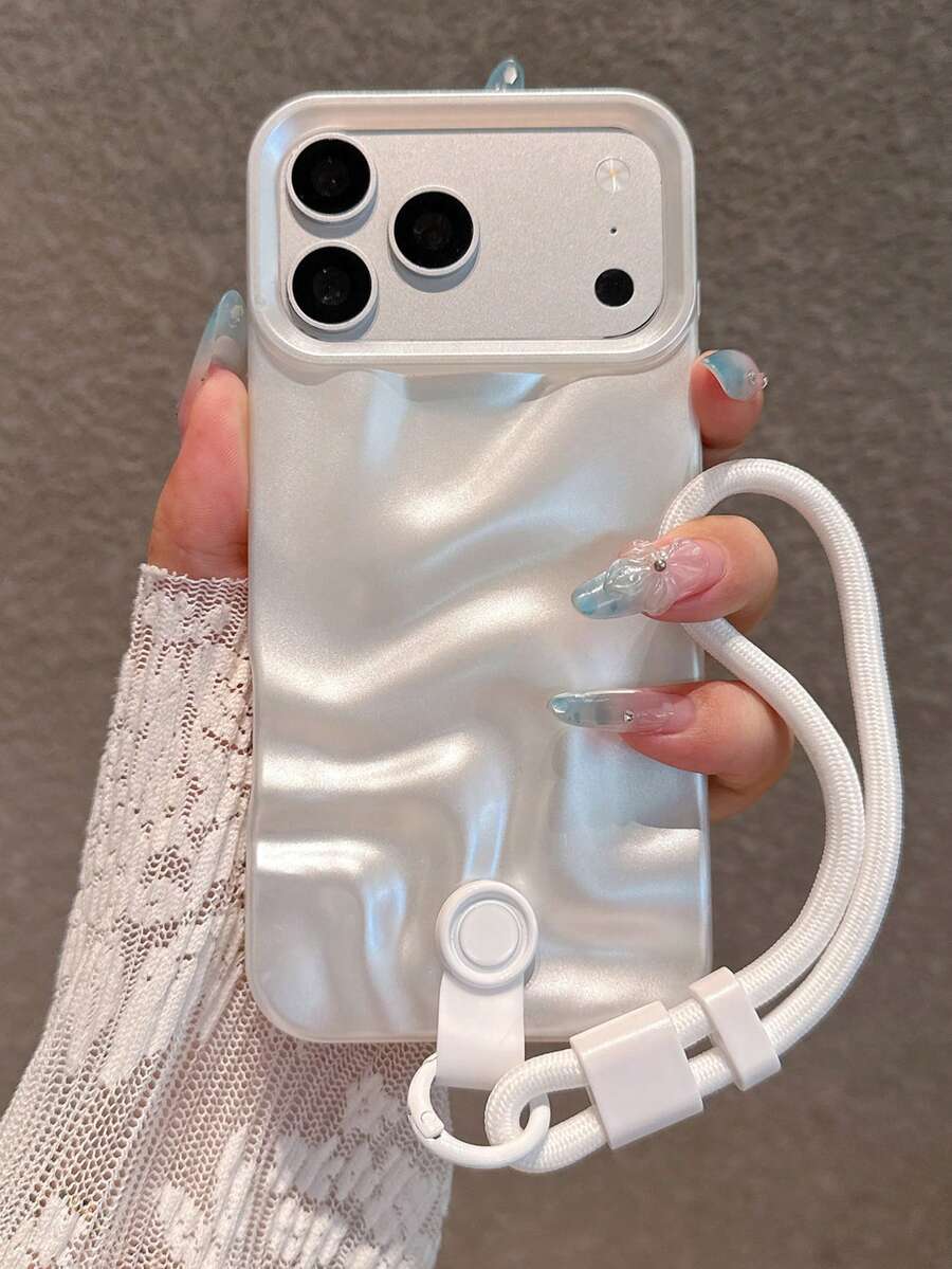 Elegant Pearl White 3D Wavy Wrist Strap Phone Case Compatible With IPhone 18 Pro Max/18 Pro/18/17 Pro Max/17 Pro/17/16 Pro Max/16/16 Pro/16 Plus/15/15 Pro Max/15 Pro/15 Plus/11/12/13/14 Pro Max/12 Pro/12 Pro Max/13 Pro/13 Pro Max/7 Plus/14 Pro/14 Pro Max/14 Plus, Luxury Design Style High-End Feel, Niche Luxury Goddess Style Full Coverage Anti-Drop Soft Shell, Precise Cutouts Fit Phone Body