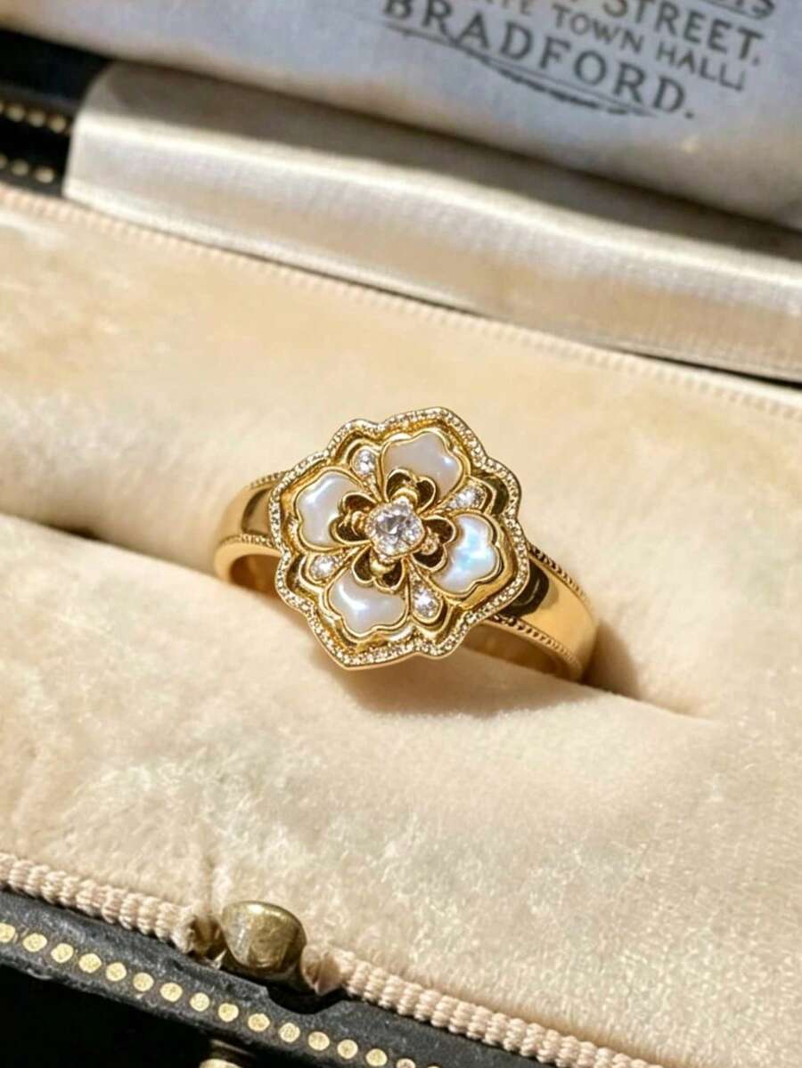 Vintage Palace Style Rose Hollow Design 18K Gold Plated Zirconia French Retro Ring Women's Jewelry - Gold - View 1