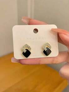 topshiny 1 Pair Korean Square Minimalist Cold Style Simple Cute Small Exquisite High-End Stud Earrings Jewelry For Women - Black - View 2