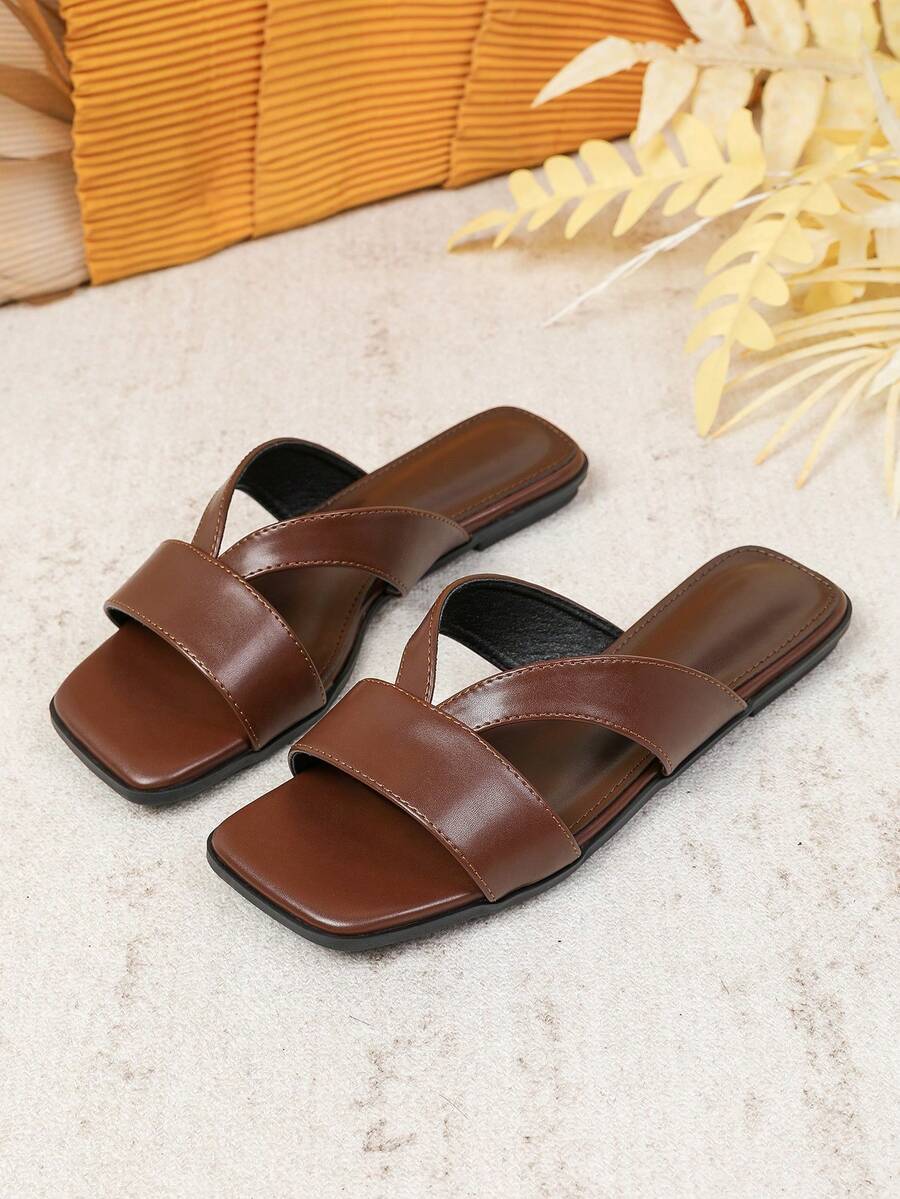 Women's Flat Sandals Spring/Summer New Versatile Soft Sole Beach Flip Flops Fashion Roman Sandals - Brown - View 1